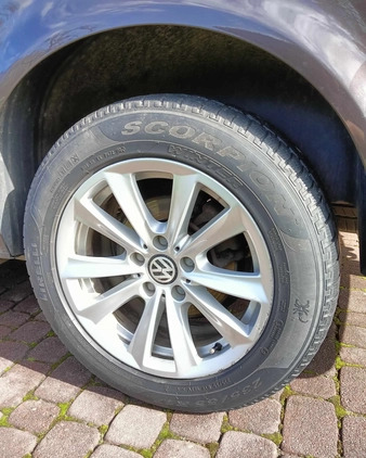Volkswagen Caravelle cena 68999 przebieg: 360000, rok produkcji 2013 z Pniewy małe 232
